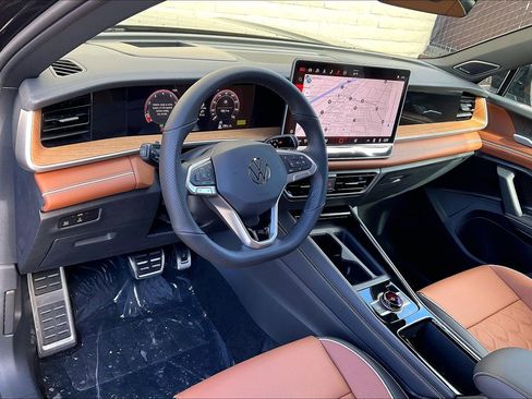 New 2026 Volkswagen Tiguan SEL R-Line image 6