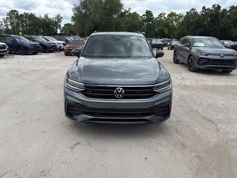 Used 2023 Volkswagen Tiguan SE R-Line FWD image 19