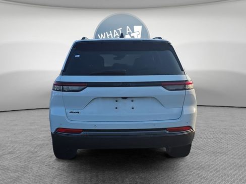 New 2026 Jeep Grand Cherokee Limited w/ Limited Altitude Package AWD/4WD image 5
