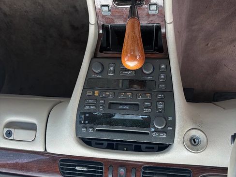 Used 1998 Cadillac Seville STS w/ Heated Seats Pkg FWD image 15