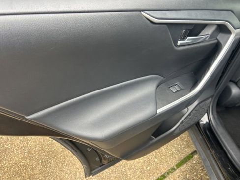 Used 2025 Toyota RAV4 XLE FWD image 26