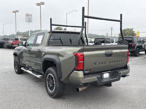 Used 2025 Toyota Tacoma TRD Off-Road AWD/4WD image 7