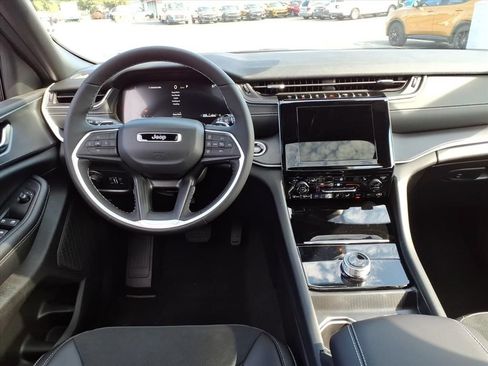 New 2025 Jeep Grand Cherokee L Altitude AWD/4WD image 15