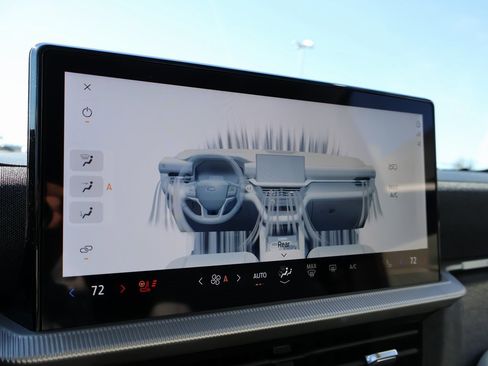 Certified 2025 Ford Explorer Platinum w/ LUX Leather Package image 37