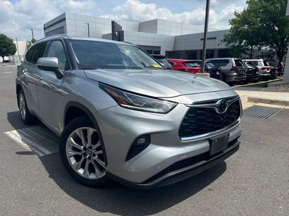 Used 2023 Toyota Highlander Limited