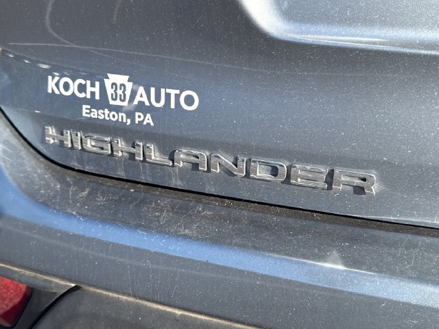 Used 2021 Toyota Highlander XLE AWD/4WD image 20