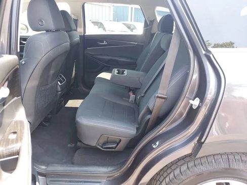 Used 2019 Kia Sorento AWD w/ LX Convenience Package image 22