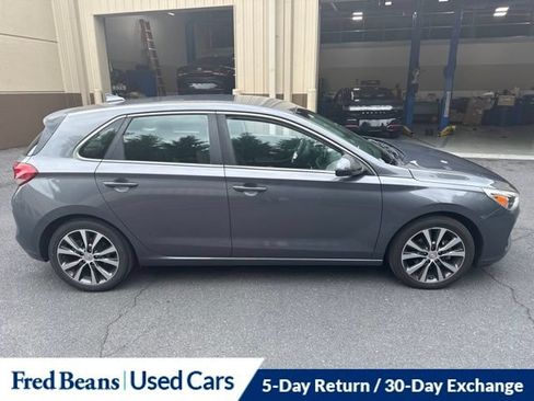 Used 2019 Hyundai Elantra GT FWD image 6