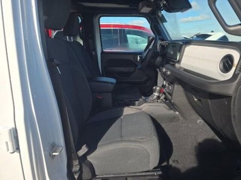 Used 2024 Jeep Wrangler Sport S image 8