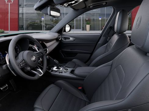 New 2025 Alfa Romeo Giulia w/ Veloce Package Rwd image 23