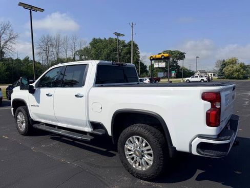 Used 2022 Chevrolet Silverado 2500 High Country w/ Safety Package II AWD/4WD image 3
