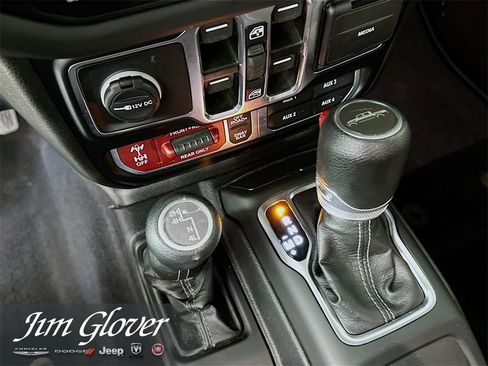 Used 2024 Jeep Gladiator Rubicon w/ Technology Group image 36