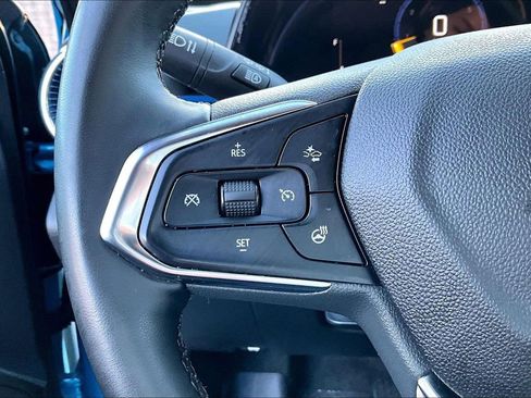 Certified 2025 Chevrolet Trax LT w/ Driver Confidence Package image 28