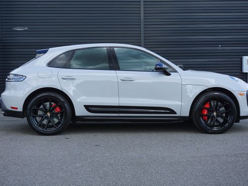 Certified 2023 Porsche Macan GTS w/ GTS Sport Package AWD/4WD image 9