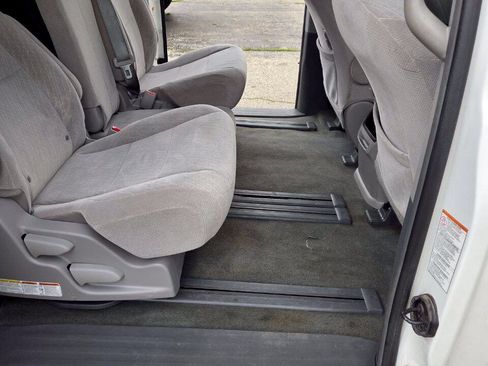Used 2017 Toyota Sienna LE FWD image 14