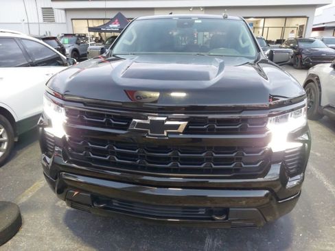 Used 2023 Chevrolet Silverado 1500 RST w/ Z71 Off-Road Package image 10