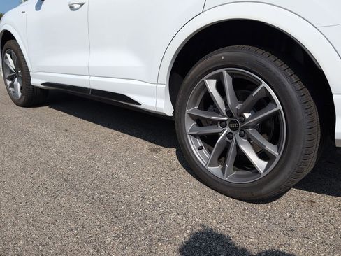 New 2025 Audi Q3 2.0T Premium image 3