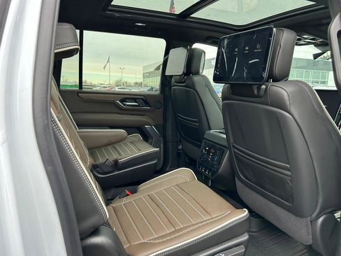 New 2026 GMC Yukon XL Denali Ultimate w/ LPO, Floor Liner Package image 17