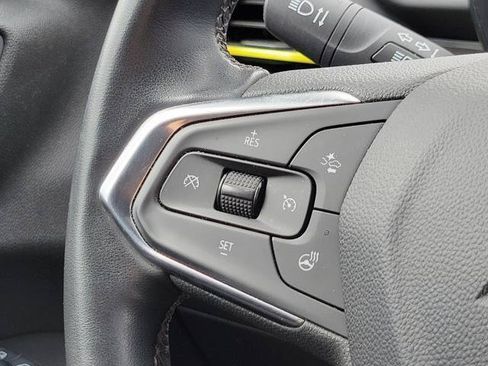 Used 2024 Chevrolet Trax LT w/ Driver Confidence Package FWD image 14