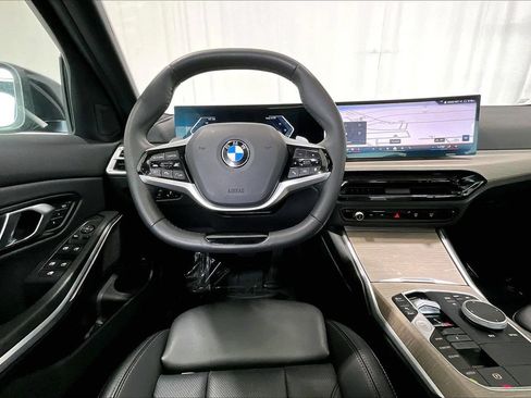 Used 2025 BMW 330i Sedan RWD image 4