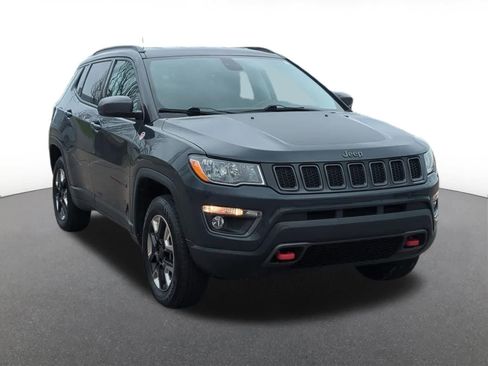 Used 2017 Jeep Compass Trailhawk w/ Leather Interior Group AWD/4WD image 8