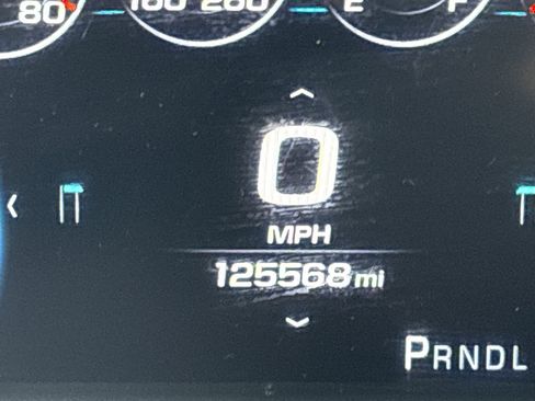 Used 2018 Chevrolet Suburban Premier image 25