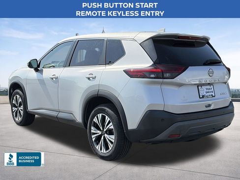 Certified 2022 Nissan Rogue SV image 3
