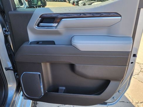 New 2026 GMC Sierra 1500 SLT w/ SLT Premium Plus Package image 40