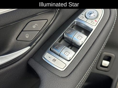 Used 2019 Mercedes-Benz GLC 300 4MATIC image 14