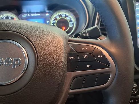 Used 2022 Jeep Cherokee Latitude Lux image 18