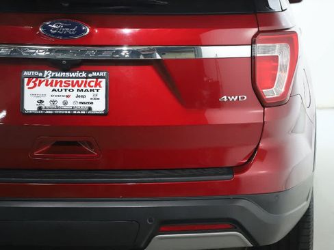 Used 2019 Ford Explorer XLT w/ Equipment Group 202A AWD/4WD image 48