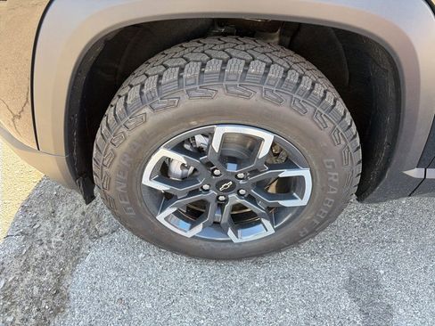 New 2026 Chevrolet Equinox ACTIV AWD/4WD image 7