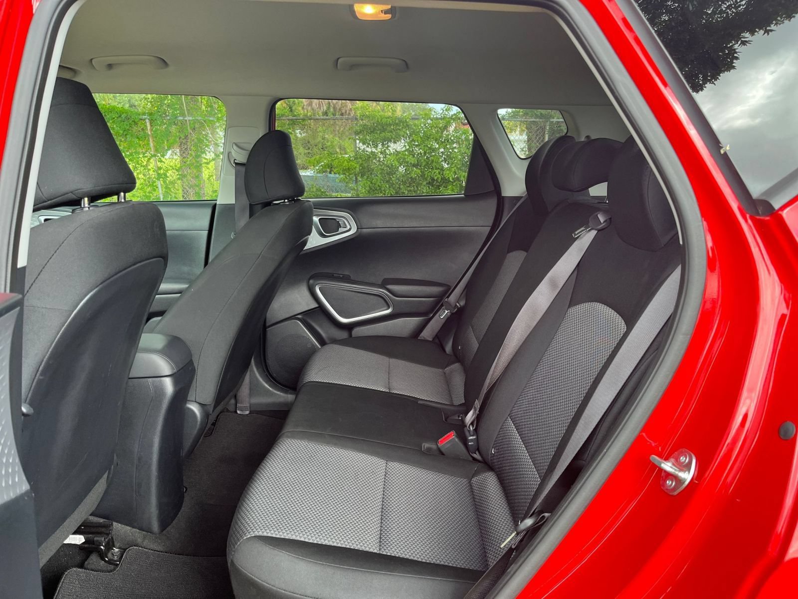 Used 2025 Kia Soul LX w/ LX Technology Package FWD image 22
