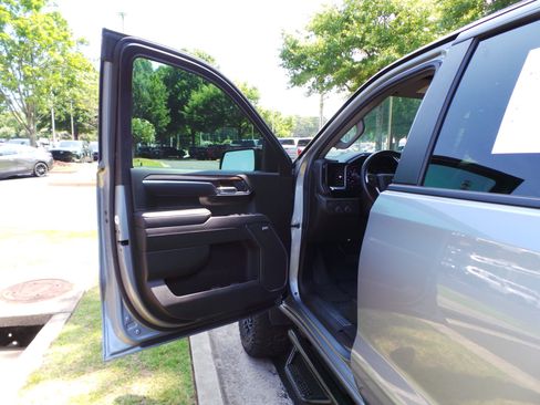Used 2024 Chevrolet Silverado 1500 RST w/ Convenience Package II AWD/4WD image 27