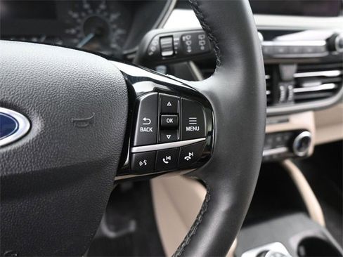 Used 2022 Ford Escape SEL image 32