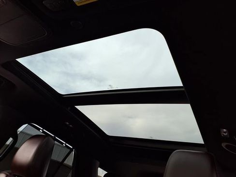 Used 2020 Ford Explorer Platinum w/ Premium Technology Package image 13