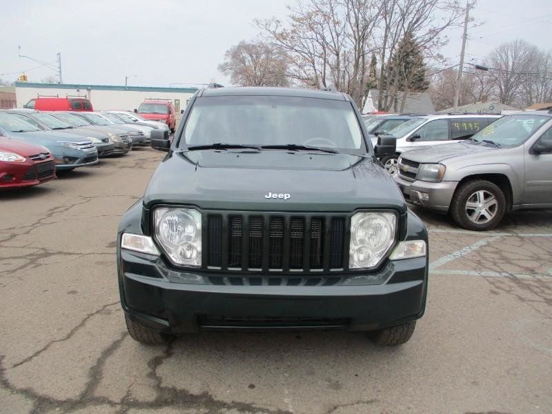 Used 2011 Jeep Liberty Sport w/ Popular Equipment Group AWD/4WD image 3