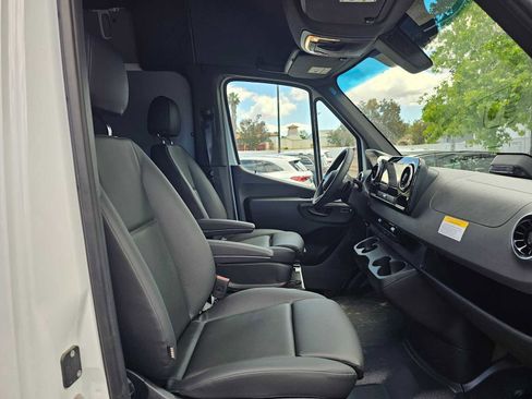 New 2025 Mercedes-Benz Sprinter 2500 image 10