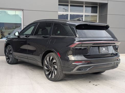 Used 2024 Lincoln Nautilus Reserve w/ Equipment Group 203A image 8