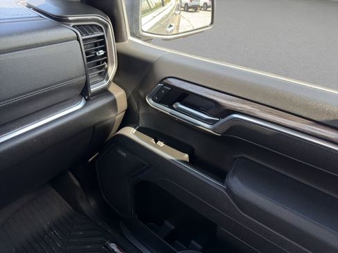 Used 2025 Chevrolet Silverado 1500 LTZ w/ LTZ Premium Package image 17