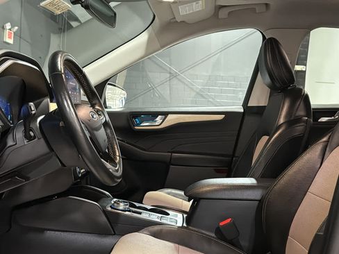 Used 2021 Ford Escape Titanium w/ Titanium Elite Package AWD/4WD image 10