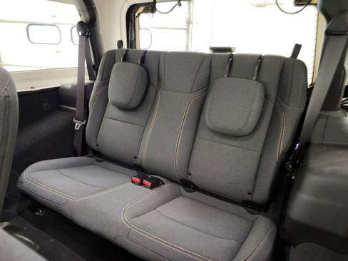 Used 2025 Jeep Wrangler Sport image 38