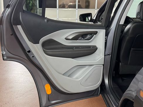 Used 2019 GMC Terrain SLT w/ Preferred Package image 32