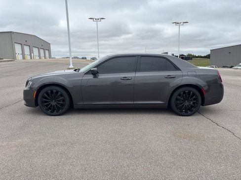 Used 2018 Chrysler 300 S RWD image 8