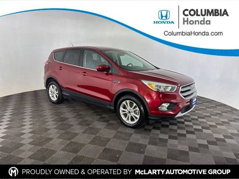 Used 2017 Ford Escape SE AWD/4WD image 1