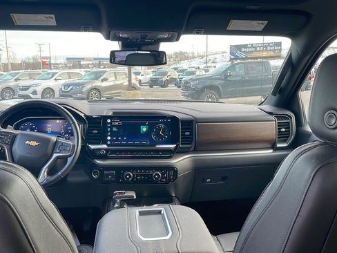 Used 2022 Chevrolet Silverado 1500 High Country w/ Z71 Off-Road Package image 16