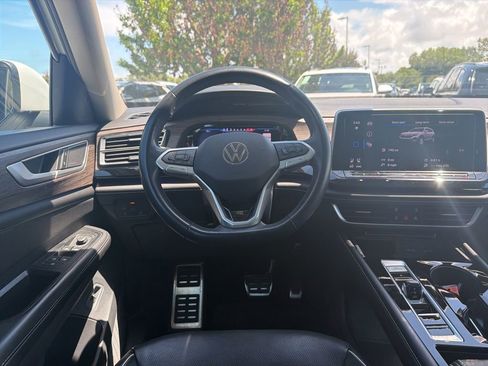 Used 2024 Volkswagen Atlas SEL Premium R-Line AWD/4WD image 11