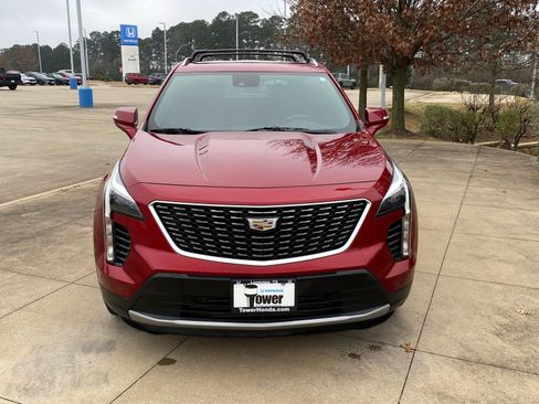 Used 2021 Cadillac XT4 Premium Luxury w/ Cold Weather Package image 2