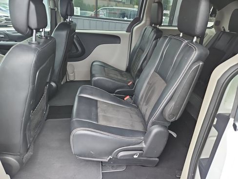 Used 2019 Dodge Grand Caravan SXT FWD image 15