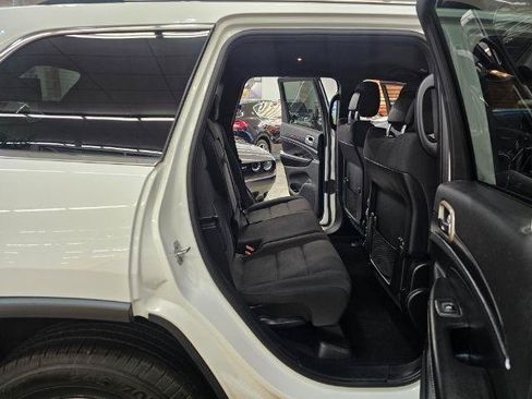Used 2020 Jeep Grand Cherokee Laredo AWD/4WD image 13